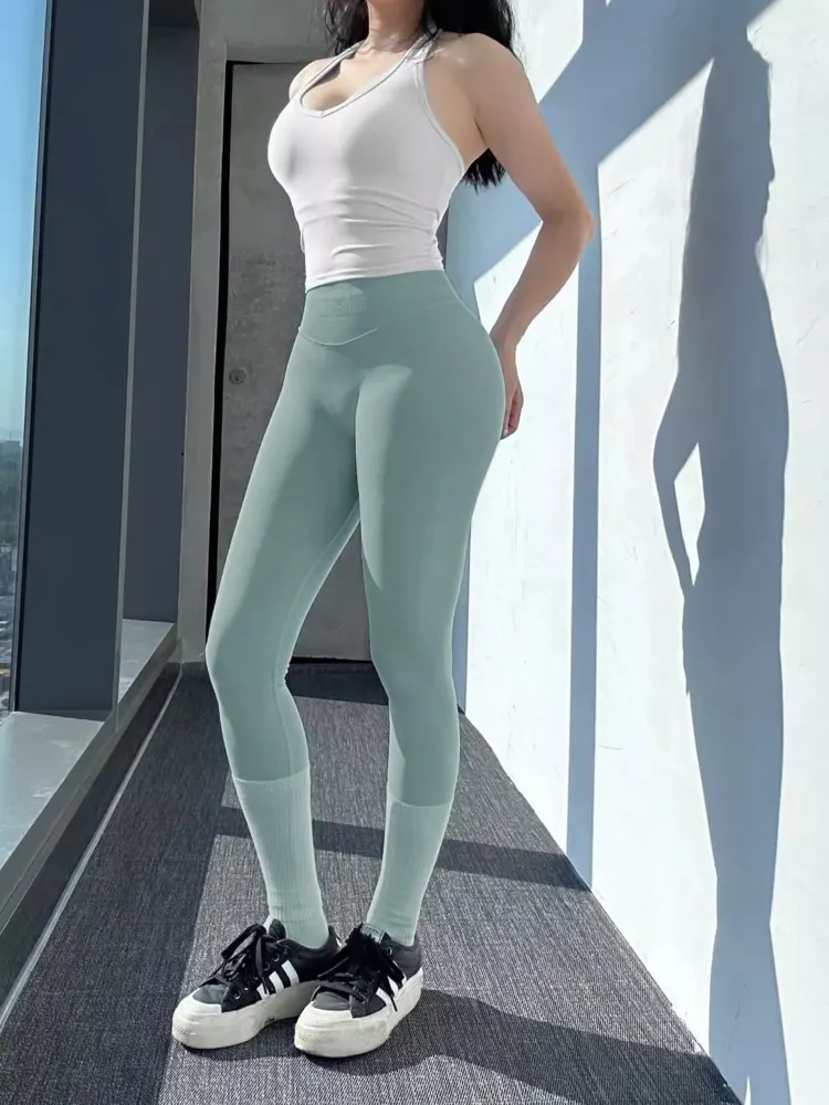 DYEWAVE custom leggings in Sage Green